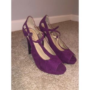 Guess heel- Size 6